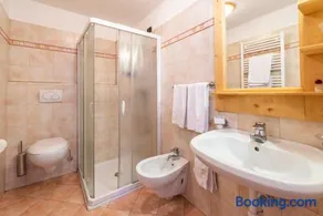 LM Rooms - Image 5