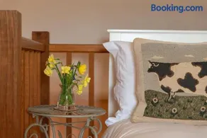 Highdown Farm Holiday Cottages - Image 5