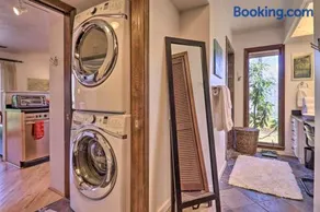 Studio Apartment with Kitchen VERY close to WCU - non smoking & no pets - Image 3