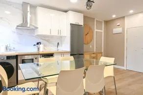 For You Rentals Amplia Casa temporal Madrid de 3 Dormitorios M VIL45 - Image 1