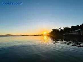 Casa Espaçosa com Piscina, Churrasqueira e Área verde em Sambaqui ao Lado da Praia - Floripa - Image 1