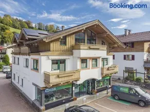Penthouse Petra - Image 1