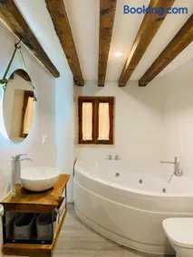 La Moneda Home Spa - Image 2