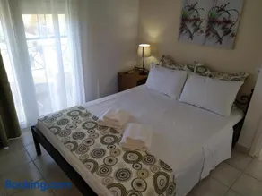 Amalia Bay - Image 2