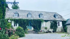 Venez Dormir chez Nous Dans Les PyréNéesS ! Chambres & Caravanes ! Pause Café& Thé -Buvette-Lecture-Photographie -Dessin -Cuisine-jardinage et poulailler ! Venez Ecouter des vinyles devant la Cheminée ! - Image 1