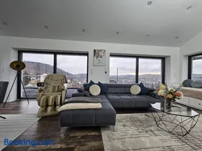 Stilvolle Penthouse mit großzügiger Sonnenterrasse - Image 2