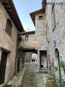 Il borgo di Firenzuola Camere con camino - Image 4