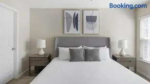 Landing - Modern Apartment with Amazing Amenities (ID1169X399) - Image 2