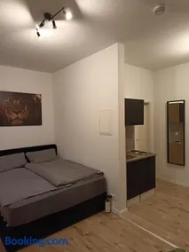 Business Apartment mit neuem Bad / WLAN / Smart-TV / Kuche - Image 1