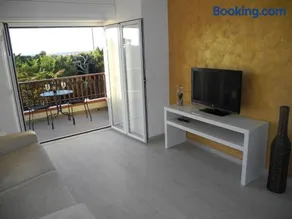 Marina Apartment - Image 1