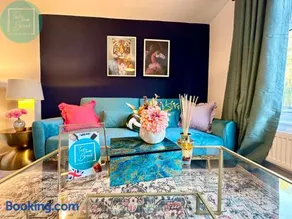 Charming 2BR Swinton House -Close to Manchester City Center - Image 2