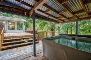 Stay Portland - Sandy Riverfront Mt Hood Cabin! 9 Queen Beds! - Image 4