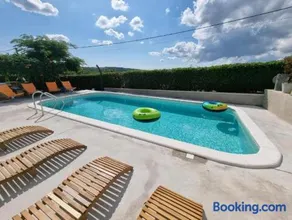 Sweet room with a terrace - Image 2
