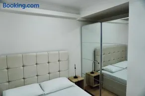 Central Charm Apartment - Image 3