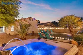 Reset & Rally! Heated Pool Spa Firepit BBQ 17 PPL - Image 1