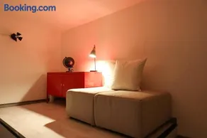 Modern Center Little Loft - Image 4