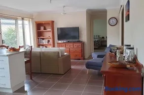 Narnie's Place in Narangba - Relaxed Space with Breakfast - Image 2