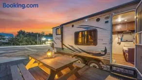Goseong Jjun Camping Pension - Image 2