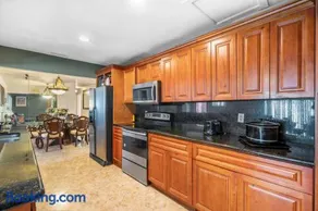 Miami Gardens Pool Retreat - Image 3