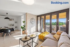GRAND CENTRAL apartment with 3 bedrooms in Porec! - Image 3