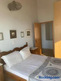 Lovely family villa with stunning sea views - Image 3