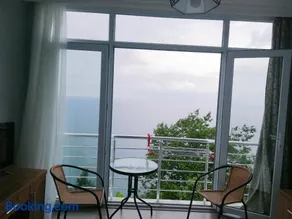 Albatross Kvariati Guest House - Image 1