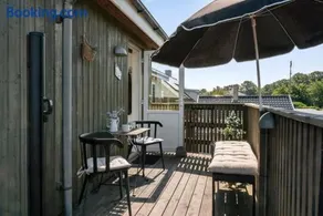 Beautifull 2-Room Apartment With Sea View - Image 4