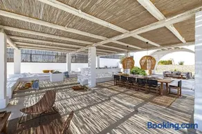 Beachfront Villa Crystalia - Image 2