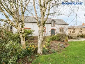 The Old Stables - Image 2
