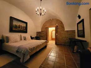 Brick House - Image 5