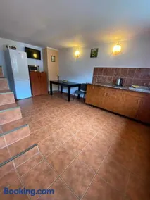 vila Monski - Image 1