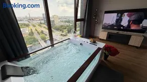Sky & SPA Cinema Apartment - Image 5