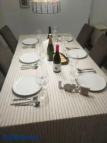 80 m2 recién reformado, acogedor y elegante. - Image 4