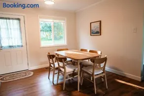 Cozy Weekend Retreat in W Knoxville - Image 5
