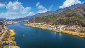Gapyeong River Wave Pool Villa - Image 2