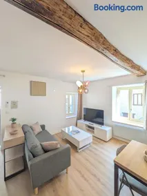 La Tour - Appartement rénové, calme et confortable - Image 3