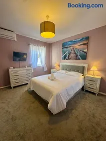Europa Point Area Townhouse - Image 4