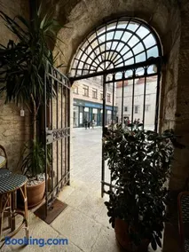 Apartment Uptown Palace - Image 1