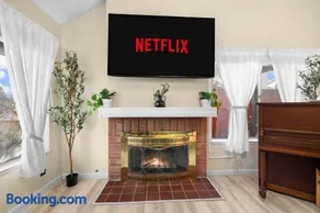 Mira Mesa Family Retreat 4BR with Balcony and Firepit - Image 4