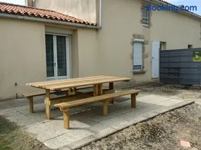 Maison rénovée à la campagne avec terrasse, connexion Wifi incluse - FR-1-426-288 - Image 1