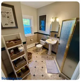 Great Northern Guest House King Suite 4 - Image 3