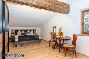 Stoamat Appartements - Image 4