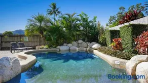 Brigata Townhouse with Pool and Parking - Image 3