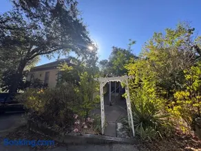 Royal Nesu Retreat House - Image 2
