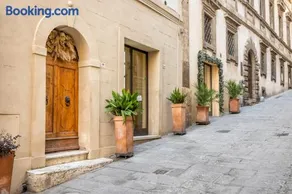Stefania Townhouse - Image 2