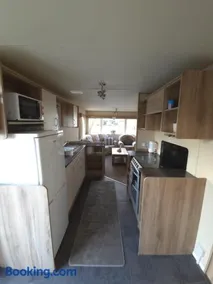 Luxury Getaway Golden Palms Resort Sherwood 3 bedrooms Near to swimming pool and Club - Image 3