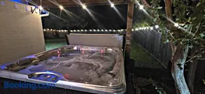 Modern Oasis w Hot Tub Fire Pit near DFW Dallas - Image 1