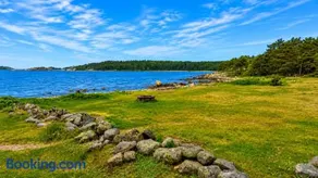 Modern Scandinavian cabin by the sea, calm, private setting, 50m to ocean - Image 3