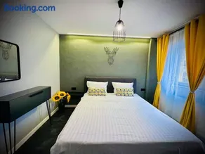 Central Place to Stay - Image 2