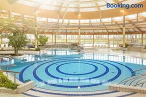 Strandresort Rex Rugia Ferienwohnung 30-6 mit gratis Sauna- und Schwimmbadnutzung im AHOI Sellin - Image 2